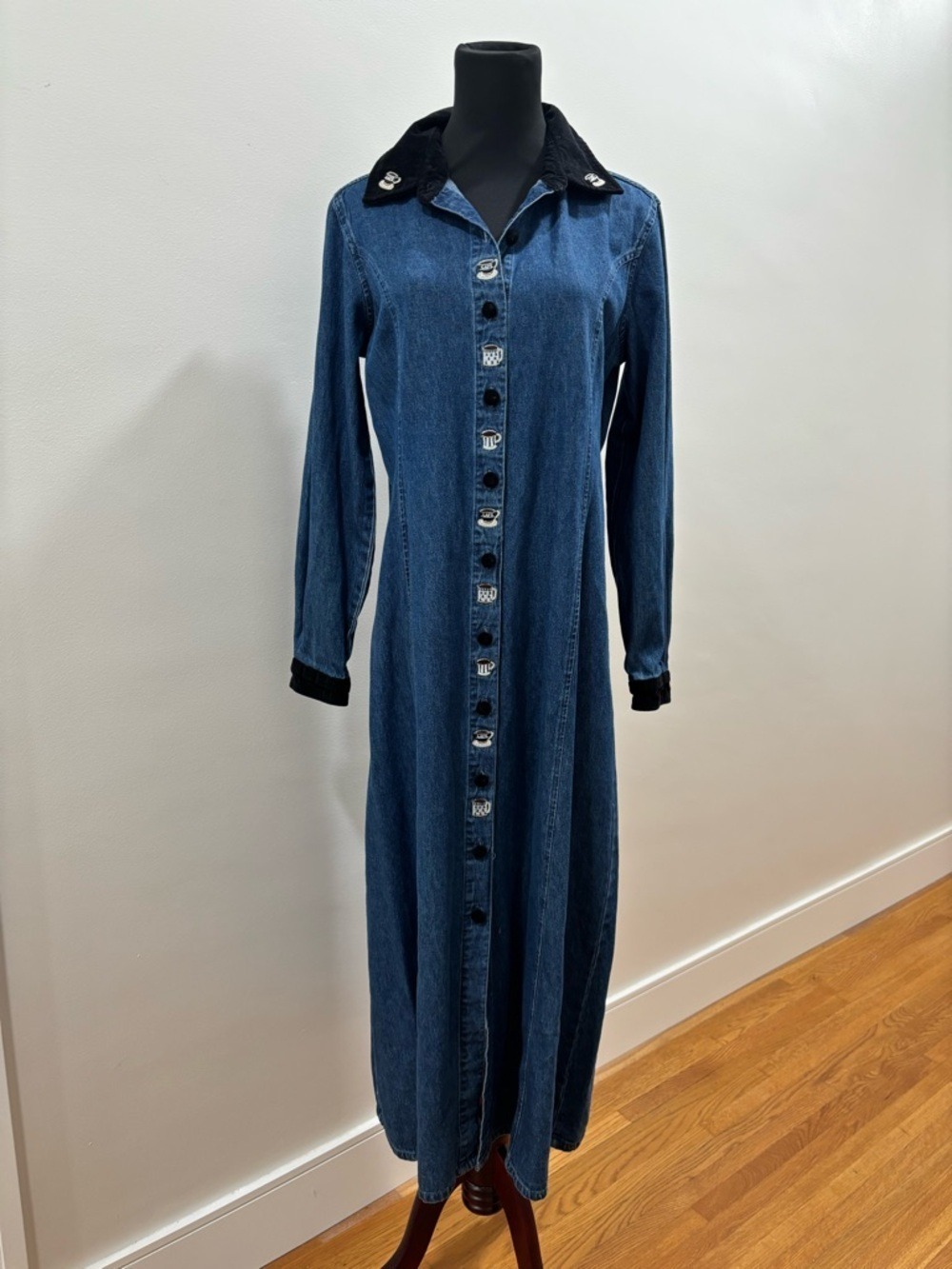 601. Sophia Rose Vintage Denim Maxi Dress Button-Front W Black Velvet Collar